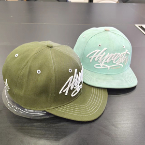 Gorra de Béisbol Clásica Deportiva y Elegante de 5 Paneles con Cierre a Presión, Visera Ajustable Personalizada, Transpirable, Impermeable, 100% Algodón, Unisex, Lisa - Product Image 5