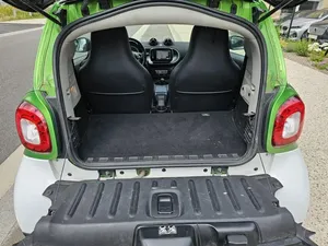 2017 S M A R TT สำหรับรถ ForTwo Coupe III (2) รุ่น ELECTRIC 60 PRIME ออปชั่นเต็มรูปแบบ พร้อมภาษีมูลค่าเพิ่ม (VAT) รถยนต์ไฟฟ้า ชาร์จเร็ว พร้อมแบตเตอรี่ลิเธียม และอุปกรณ์ชาร์จในรถ - Product Image 3