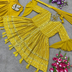 Trajes de mujer Ropa étnica Terciopelo cosido para mujer Colección de trajes de mujer Trajes de lujo para mujer Salwar Kameez para mujer - Product Image 1