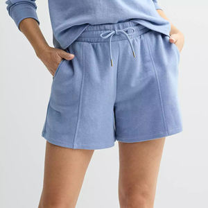 Bermuda de sport pour femme en polyester beige, à séchage rapide, à cordon de serrage, à taille haute, de haute qualité, avec logo personnalisé - Product Image 1