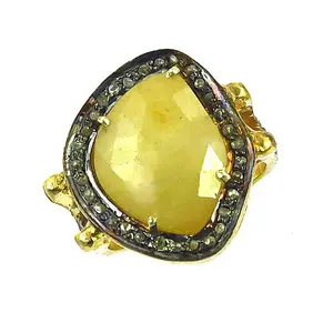 Anillo de Zafiro Amarillo Chapado en Oro para Mujer con Detalles de Diamantes, Joyería Elegante - Product Image 3