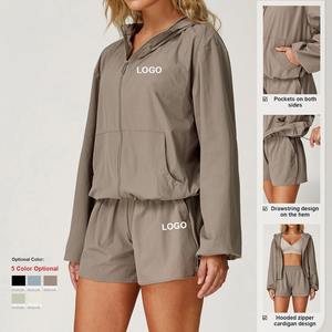 Veste de protection solaire de sport pour femmes à séchage rapide personnalisée de haute qualité respirante UPF50 + Protection UV capuche fermeture éclair longueur courte - Product Image 3