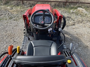 Tractor de Ruedas 4x4 de 75HP con Caja de Cambios, Bomba y Motor, Modelo 2025 para 1M.25 - Product Image 2