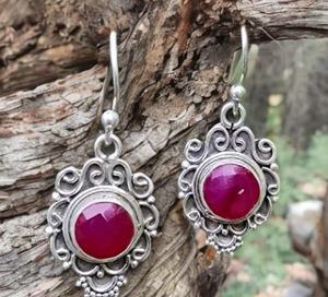 Boucles d'oreilles en rubis, pierre précieuse, argent sterling 925, bijoux faits à la main, pierre de naissance de juillet, cadeau d'anniversaire pour femmes - Product Image 1