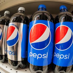 Pepsi nước giải khát Pepsi 330ml * 24 Lon/Pepsi Cola 0.33l có thể - Product Image 3