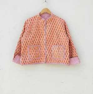 Chaqueta acolchada de algodón informal Abrigo Reversible Temporada de invierno Kantha Chaqueta corta Estampado de bloques a mano Tela tejida Técnicas lavadas - Product Image 6