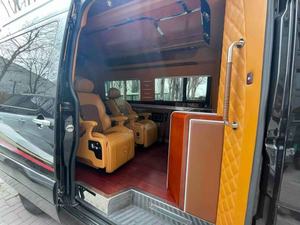 Fourgonnette de passagers Sprinter d'occasion 2023-2024, toit haut, bon état, moteur diesel/essence, conduite à gauche, cuir, transmission automatique, Euro V - Product Image 3