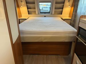 Autocaravana de Lujo Compacta con Diseño Europeo Contemporáneo para Viajes, Campamentos y Aventuras. Compre Remolques de Viaje Usados en Buen Estado - Product Image 3