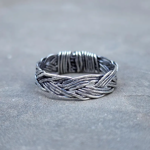 Anillo de plata de ley tejido trenzado con diseño de nicho para hombres y mujeres, anillo celta oxidado rústico, regalo único Unisex - Product Image 1