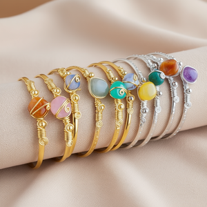 Bracelet tendance avec accents de pierres colorées et design en fil plaqué or et argent, idéal pour la revente - Product Image 3