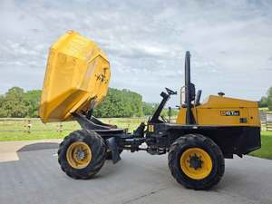 Mini-dumper JCB d'occasion 6 tonnes 4x4 diesel sur chenilles avec moteur de 55 kW et faible consommation de carburant - Product Image 1