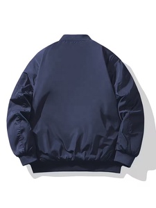 Veste bomber en satin pour homme, logo personnalisé, haute qualité, 100% polyester satiné, coupe-vent, écologique, fermeture éclair, décontractée pour l'hiver - Product Image 2