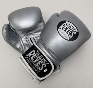 ถุงมือคิกบ็อกซิ่งคุณภาพสูง ปรับแต่งได้ ผลิตจากหนัง แห้งเร็ว ระบายอากาศดี สวมใส่สบาย เหมาะสำหรับศิลปะการต่อสู้และมวย - Product Image 2