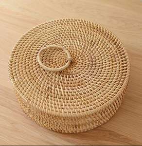 Cestas de Almacenamiento de Ratán Natural Ecológicas Sisu Handicraft con Tapa y Asa, Forma Redonda, Multiusos para Almacenamiento de Alimentos en el Hogar - Product Image 1