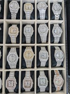 Montre en diamant Moissanite VVS la plus vendue, entièrement sertie, mouvement à quartz en acier inoxydable, montre Moissanite d'un fabricant indien - Product Image 5