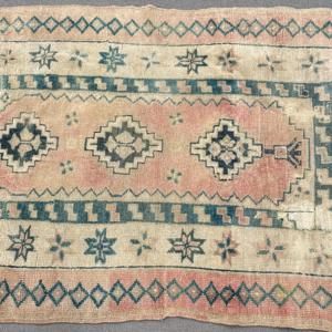 Alfombra Turca Vintage de 2.6x3.9 pies, Alfombra Pequeña de Lana Azul con Diseño de Camuflaje - Product Image 3