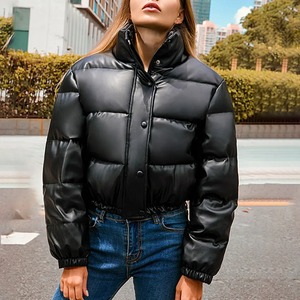 Chaqueta acolchada recortada gruesa y cálida de invierno para mujer, Parka de cuero PU negra con estampado de nailon transpirable, prendas de vestir Punk acolchadas de algodón - Product Image 4
