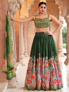 Lehenga Choli con estampado étnico en estrella Georgette con adornos de ganchillo y organza fluida Dupatta" - Product Image 5