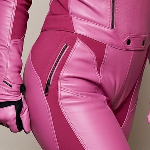 Costumes de moto de luxe pour femmes | Style en cuir Signature | Convient aux motocyclistes du monde entier - Product Image 3