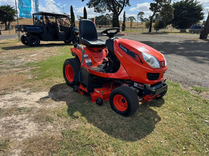เครื่องตัดหญ้าพลาสติก Kubota GR2120 ขับเคลื่อน 4 ล้อ รถแทรกเตอร์ขนาดเล็กสำหรับสวน เครื่องตัดหญ้าแบบนั่งขับสำหรับอุตสาหกรรม ผลิตในแคลิฟอร์เนีย สำหรับตัดหญ้า - Product Image 4