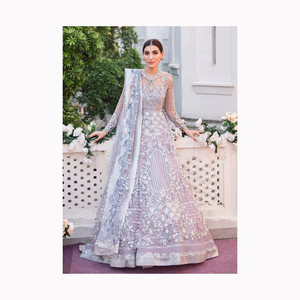 Impresionante nuevo conjunto de Lehengha Choli bordado de terciopelo granate nupcial con Dupatta modelado en seda y modal - Product Image 1