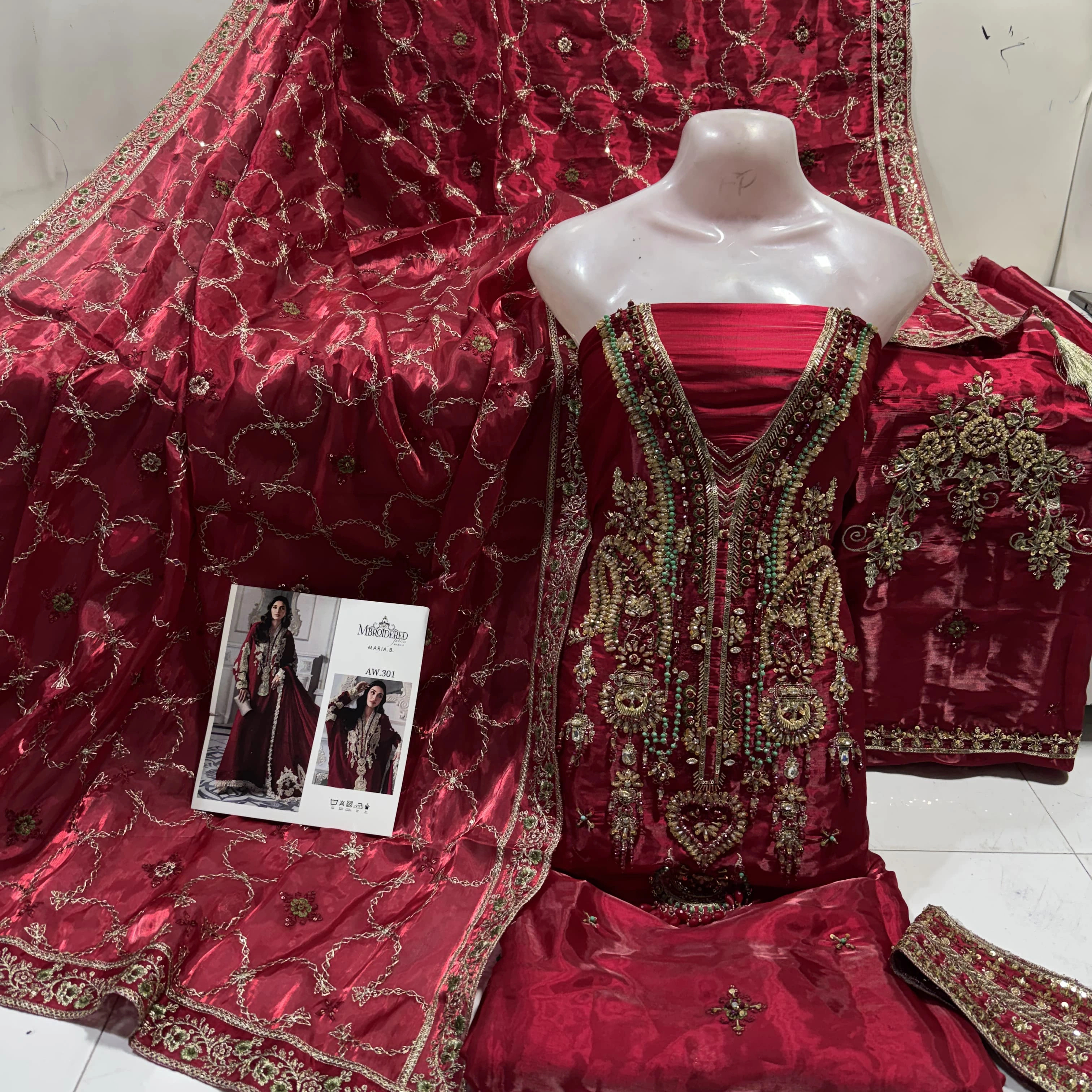 green emerald velvet dress Inaya-Hand-embroidered Pakistani suit for women in USA and Canada –  Pakistani Moda main image 1