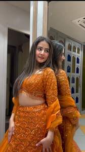 Elegante seda satinada Lehenga Choli moda indio pakistaní bordado lentejuelas trabajo Faux Georgette - Product Image 3