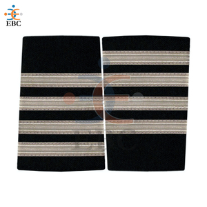 Uniforme de Piloto de Calidad, Epaulettes Reglamentarias con Rayas Doradas, Tela Negra sin Cordones, Hecho en Pakistán, Rangos Profesionales de Pilotos y Aviadores - Product Image 4