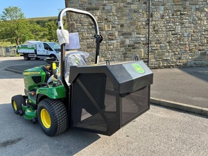 รถตัดหญ้าแบบนั่งขับ John Deere X950R ราคาประหยัด - Product Image 6