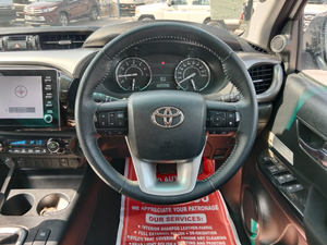 Toyota Hilux Diesel 2020 d'occasion, conduite à gauche/droite, transmission intégrale, sièges en cuir, intérieur sombre - Product Image 2