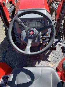 Tractor Massey Ferguson 1840M 4WD 2023: Utilidad Compacta Premium con Motor y Caja de Cambios de Alta Productividad y Versatilidad - Product Image 5