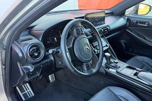 SUPER CLEAN 2023 L E X U S IS 350 F SPORT PRÊT À ÊTRE EXPÉDIÉ - Product Image 5