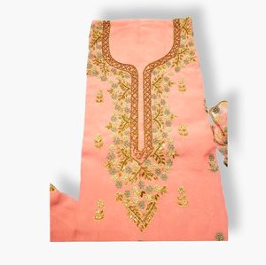 ชุดสูทแฟชั่นอินเดียปักด้วยมือจากนักออกแบบสมัยใหม่ทำจากผ้าไหมสำหรับงานปาร์ตี้สไตล์ดั้งเดิม - Product Image 3