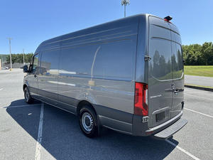 Mercedes-Benz Sprinter Diésel Gris 2024 (Usado en Excelentes Condiciones) Transmisión Automática, Interior de Cuero, Volante a la Izquierda, R17 - Product Image 5