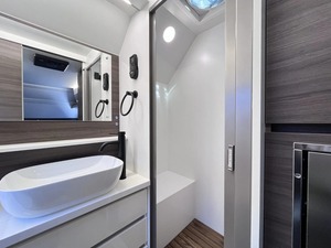 Al Aire Libre XPLORE RV X145 Aplicación de coche todoterreno de lujo para uso doméstico - Product Image 6