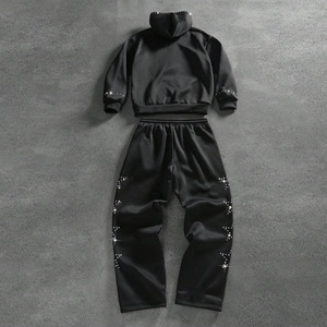 Ensemble de survêtement de luxe d'hiver épais style Hip Hop à capuche, orné de strass et de cristaux, manches longues, avec logo personnalisé, tendance - Product Image 3