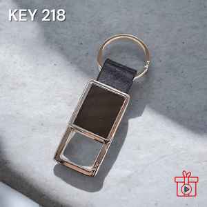 Porte-clés élégant en cuir pour hommes et filles Crochet en métal lourd Durable Personnalisable Promotionnel Accessoires de vélo de voiture Mousqueton - Product Image 4