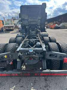 Camión de Construcción Usado de 2016, Resistente, 6x4, Euro 6, Diésel, 400 CV, Caja de Cambios Manual, Chasis Resistente para Uso como Volquete - Product Image 3