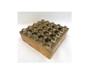 Cendrier de finition poli en aluminium argenté avec le meilleur cendrier à grille ronde en métal pour la décoration de salon - Product Image 4