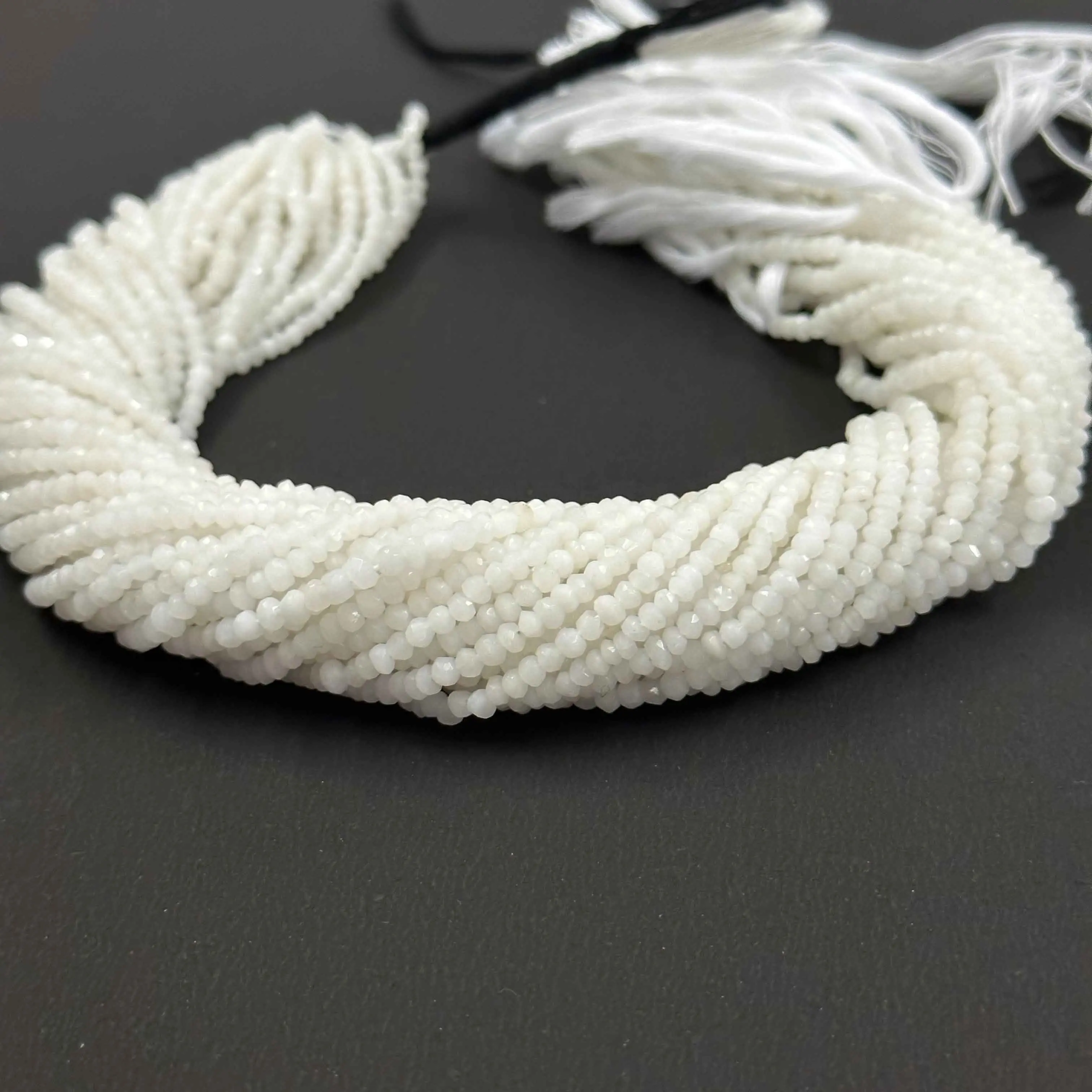 Migliore qualità prezzo accessibile naturale 3-3.5mm agata bianca gemma sfaccettata Rondelle perline filo per la creazione di gioielli