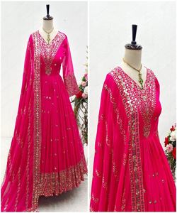 Traje Tradicional Balochi de Verano para Niñas, Salwar Kameez con Dupatta de Seda y Algodón - Product Image 3