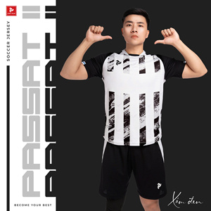 Etiquetas personalizadas de alta calidad, camiseta de fútbol para adultos, ropa de fútbol, chándales, diseño caliente con precio alto, listo para enviar desde PassatII - Product Image 1