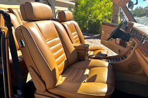 ROLLS-ROYCE CORINCHÉ IV CONVERTIBLE USADO DE 1992, VOLANTE A LA IZQUIERDA/DERECHA - Product Image 2