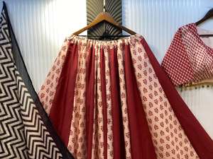 Para esta próxima temporada de Navaratri, nuestro exclusivo lehenga choli moderno para fiestas, completamente cosido. - Product Image 2