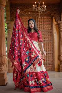 Vêtements ethniques à la mode dernière collection Dola Silk Lehenga & Dupatta avec feuille imprimée Work World Wide Exporter à vendre - Product Image 2