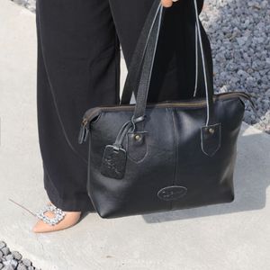 Bolso clásico con asa superior para mujer hecho de cuero de vaca real a la moda, funcional y duradero - Product Image 3