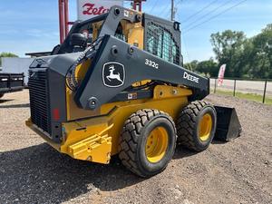 Chargeuse compacte sur pneus John 332G 2021 avec moteur diesel Perkins, boîte de vitesses PLC haute efficacité, garantie 3 ans, 45 - Product Image 2