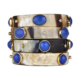 Brazalete de cuerno de búfalo natural para mujer Accesorios - Product Image 4