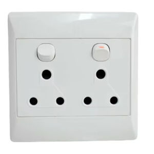 Enchufe de Pared Estándar Estadounidense con Interruptor de 3 Vías, Material de PC, Función de Panel Táctil, Corriente Máxima de 6A/10A para Uso Residencial - Product Image 1
