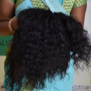 Venta al por mayor de cabello virgen indio sin enredos vendedor 100% mechones rizados extensiones de cabello humano sin procesar templo indio India - Product Image 3